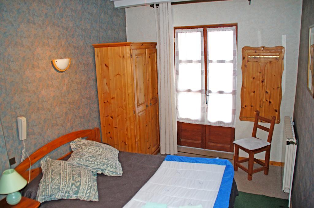 Le Relais Des Vaudois Hotel Freissinieres Quarto foto