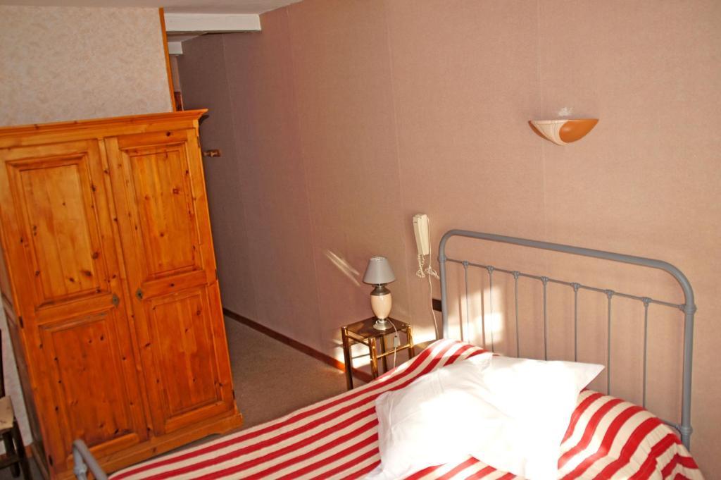Le Relais Des Vaudois Hotel Freissinieres Quarto foto